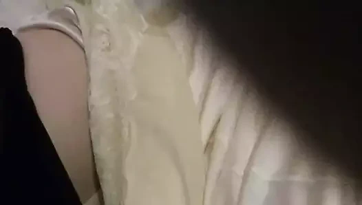 me masturber dans mes fond de robe en nylon malaxer le sexe