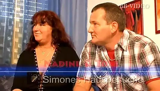 Simones'ta memnun etmek için ıslak amcıklı iki Alman orta yaşlı seksi kadınla üçlü seks