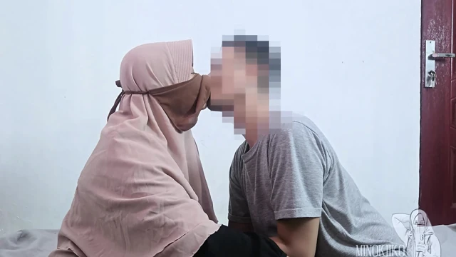 Tesettürlü öğretmen öğrencisiyle aldatıyor ve içine boşalıyor - minokiiko