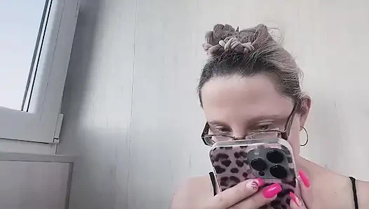 Bu gece giyiyorsun - çünkü kadın kılıklı kadınlar erkekler gibi işemiyor