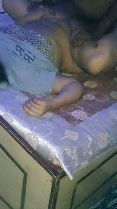 İlk Kez Tam Yüz Gösteren Padosan Bhabhi Devar ile Sert Seks | Bölüm 1