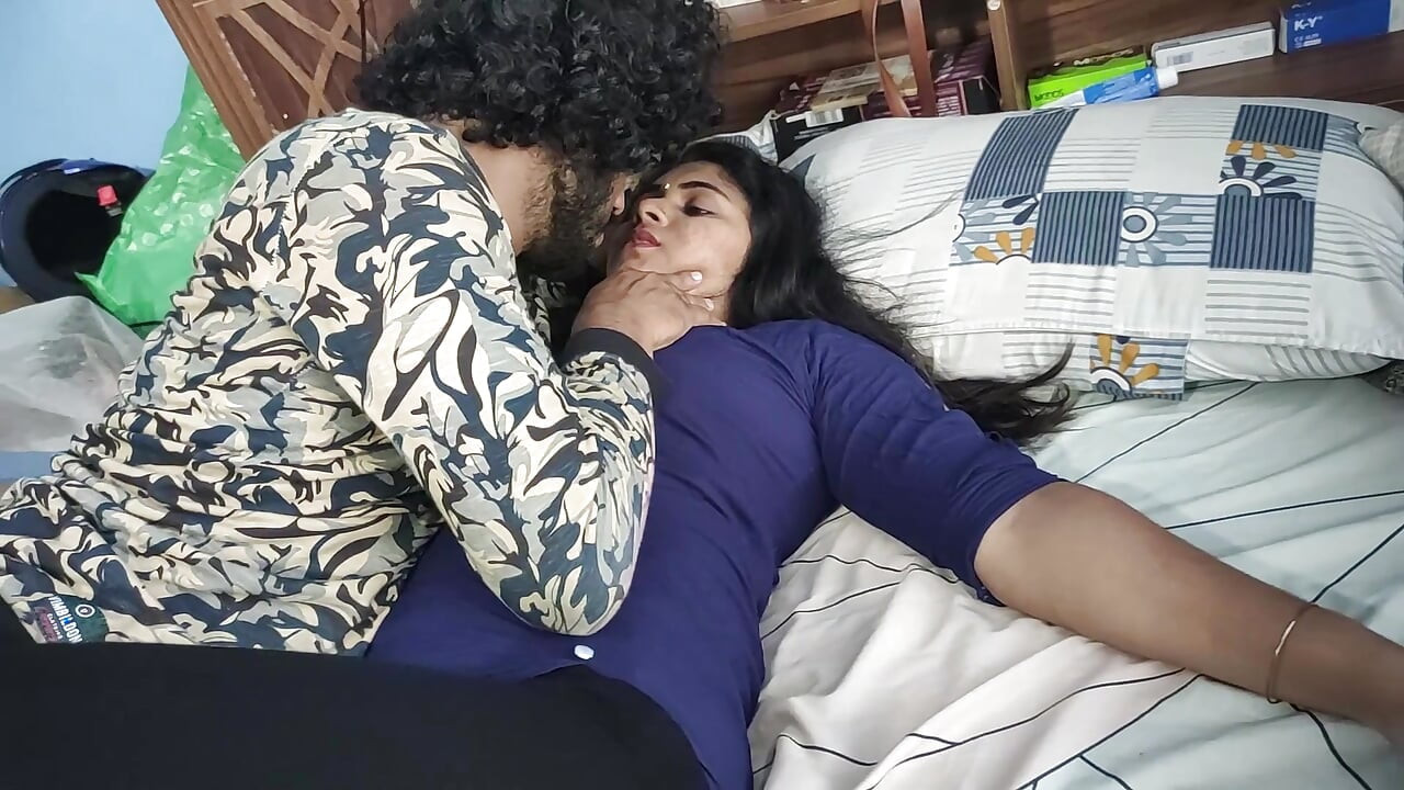 Tayt ve üst çıkarma, vaishnavy ve sharun raj'ın seks videosu
