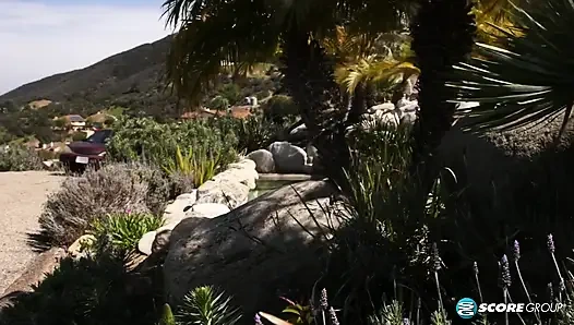 Düz genç zoe bloom pound-town'a biniyor ve yüzüne döl alıyor