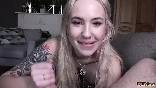 Bella Mur özel bir dansta mallarını sallıyor, sonra şanslı partnerini sikiyor