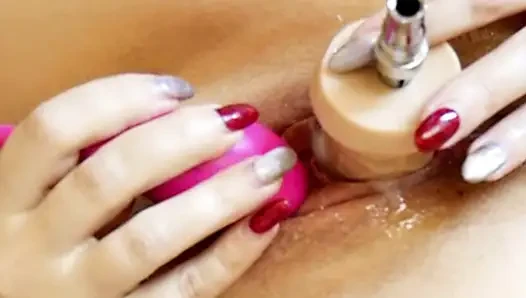 Dildo ile Siktir Islak Vajina Gösterisi Yakın Plan