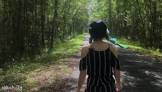 Yol kenarında işiyor - yakalandı! Bad Audio