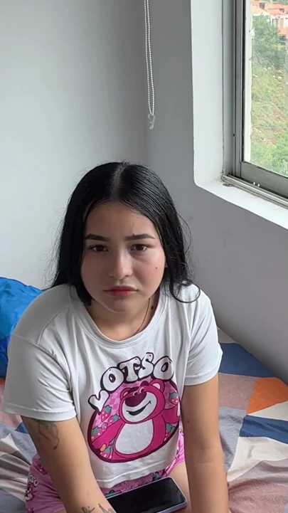 Aldatılan arkadaşımın karısının sadakatini hayatının en iyi sikişiyle gösteriyorum ve o bunu yaparken bizi keşfediyor. | Klip 1