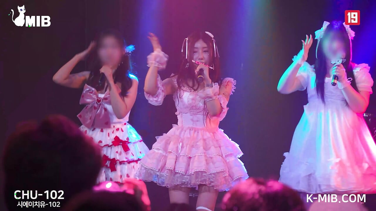 CHU-102 korean Secretly Peeping at Underground Idol Chuchu's Changing Room