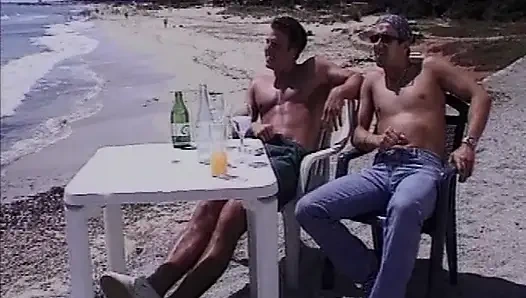 Sahilde bir kadını beni emmesi ve sikmesi için ikna ediyorum