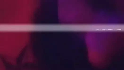 Edepsiz kadın omgmisty edepsiz kız honeypot'un tadına bakıyor. Orta yaşlı seksi kadın ve üvey baba. Üvey babamın üvey annemin sıkı amını tatını izle