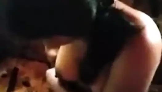 Hintli kız arkadaş