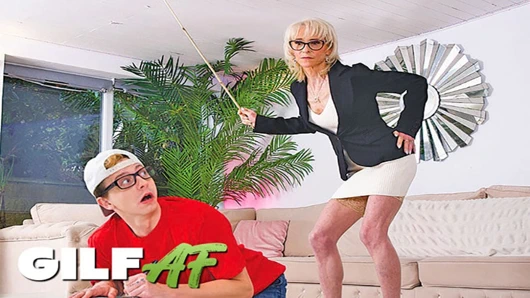 Nine tarafından cezalandırılıyor! Sıska 60 sen Jacy öğrenciyi sikiyor