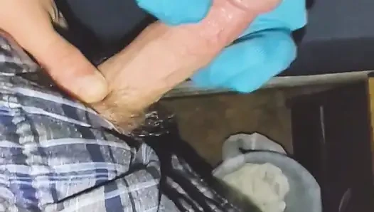 Seksi mavi ayak bileği çoraplı elle muamele çorapla sikiliyor