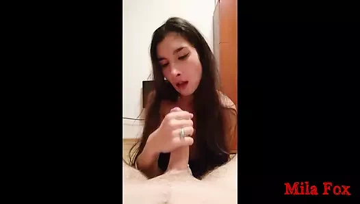 Bir yabancıyla seks, gerçekten. Sert ve götten sert, ama hoşuma gitti. Lisichka Mila Fox