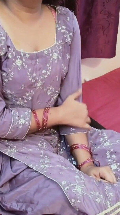 Üvey kız kardeş üvey erkek kardeşi desi Hintçe mms tarafından porno izlerken yakalandı, yerel desi güzel üvey kız kardeş Hintçe hikaye seks videosu xxxx | Klip 1