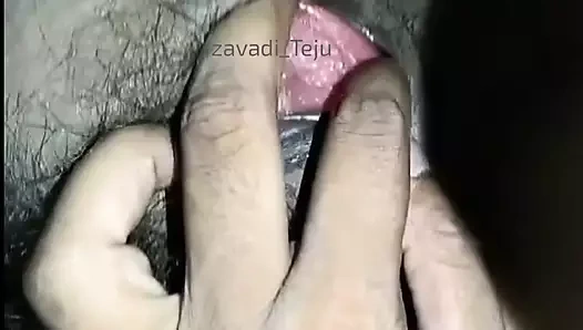 Kız arkadaş otel odasında oğlanla sikişiyor