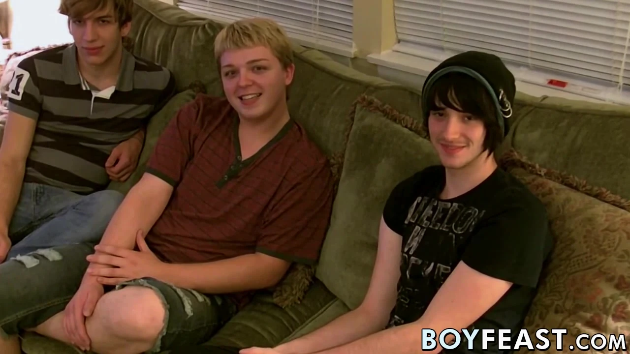 Trẻ đồng tính làm ra và thổi lẫn nhau trước khi ba cách hậu môn