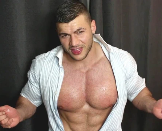 Meme uçlarının horozuna ne yaptığını görün