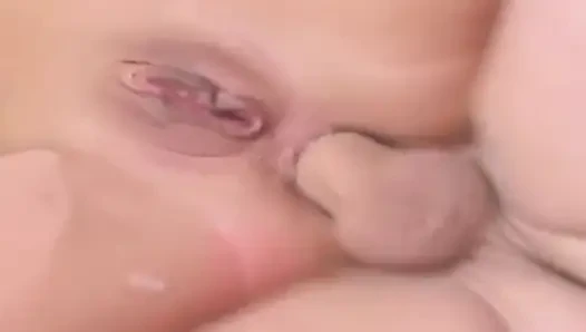 Olgun esmer kızlar patlayıcı orgazm için parmaklıyor ve yalıyor