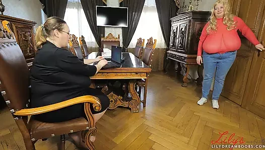 Milly'nin iş görüşmesi (lilydreamboobs)