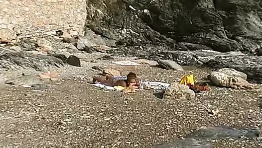 Dik Alman abanoz tapıyor emme bir horoz içinde pov