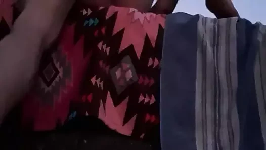 Nine dere kenarında sikişiyor