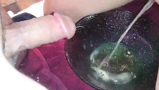 karıcığım ve ben bir kaseye işeme