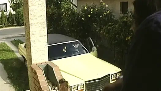 Çekici Alman sürtükler ateşli dörtlü sekste sikiliyor