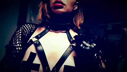 dominatrix bayan emma