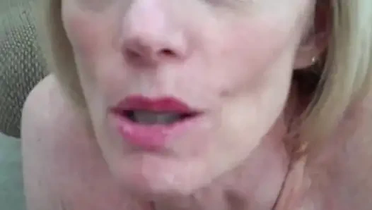Melaies muschi wird hart benutzt