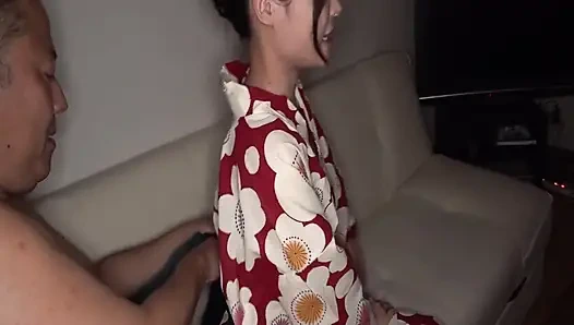 Hiyori ile yaz gecesi pırıltı anısı eğlenceli ve samimi bir ev ziyareti karşılaşmasına dönüşüyor