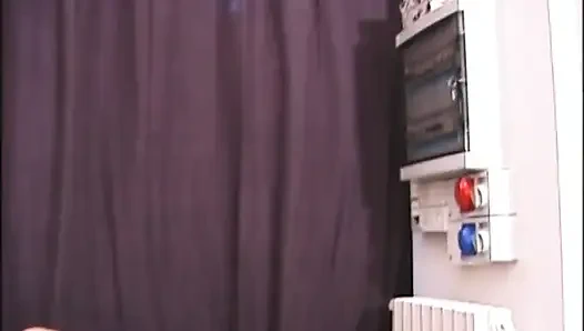 Doğal göğüsler amatör amcık mastürbasyonu parmaklıyor