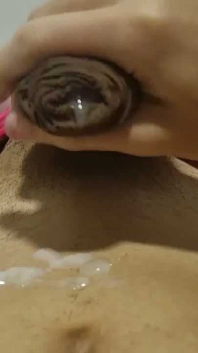 Kadın kılıklı annelerinin pembe külotlarına büyük bir döl boşalıyor | Klip 2