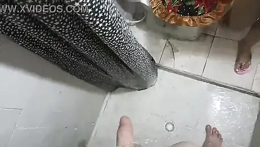 New York Abd'li 18 yaşındaki esmer büyük sarkık memeler üvey erkek kardeşinin büyük yarağını sikiyor bölüm 44