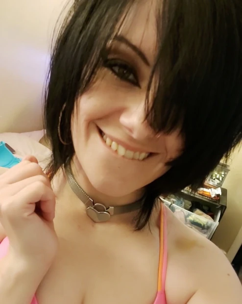 Я люблю трогать себя, пока ты смотришь....