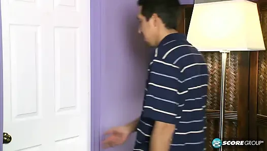 Minka'nın sutyenini, göğüslerini ve amını kazan