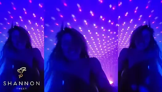 Busty gilf kahrolası üzerinde the zemin