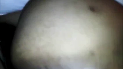 Güney plajında büyük siyah göt