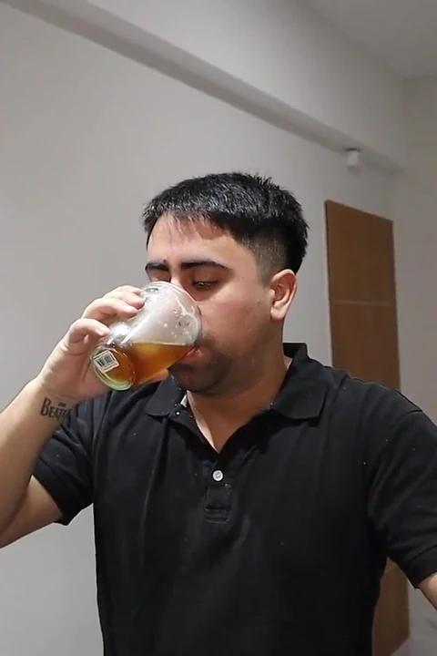 Я трахаю мою подругу в задницу после напряженного дня на работе - анальный кримпай Lynnscream