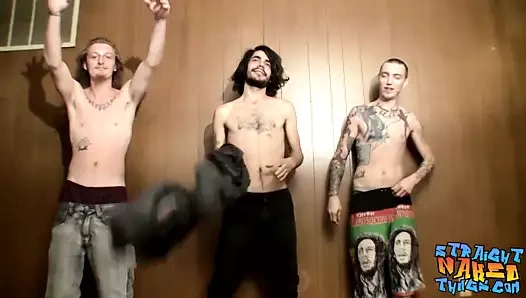 Sıcak göt twinks ile büyük yarak kriko kapalı içinde üçlü