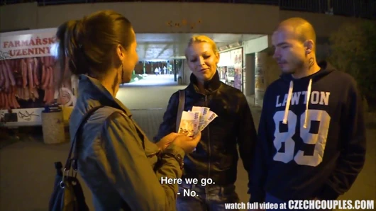 Güzel Çek çifti gf değişimi için para alır