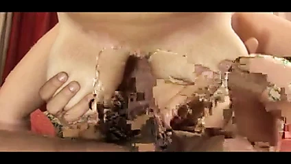 Büyük memeli kıllı twatted kızıl ihtiyaçlar o