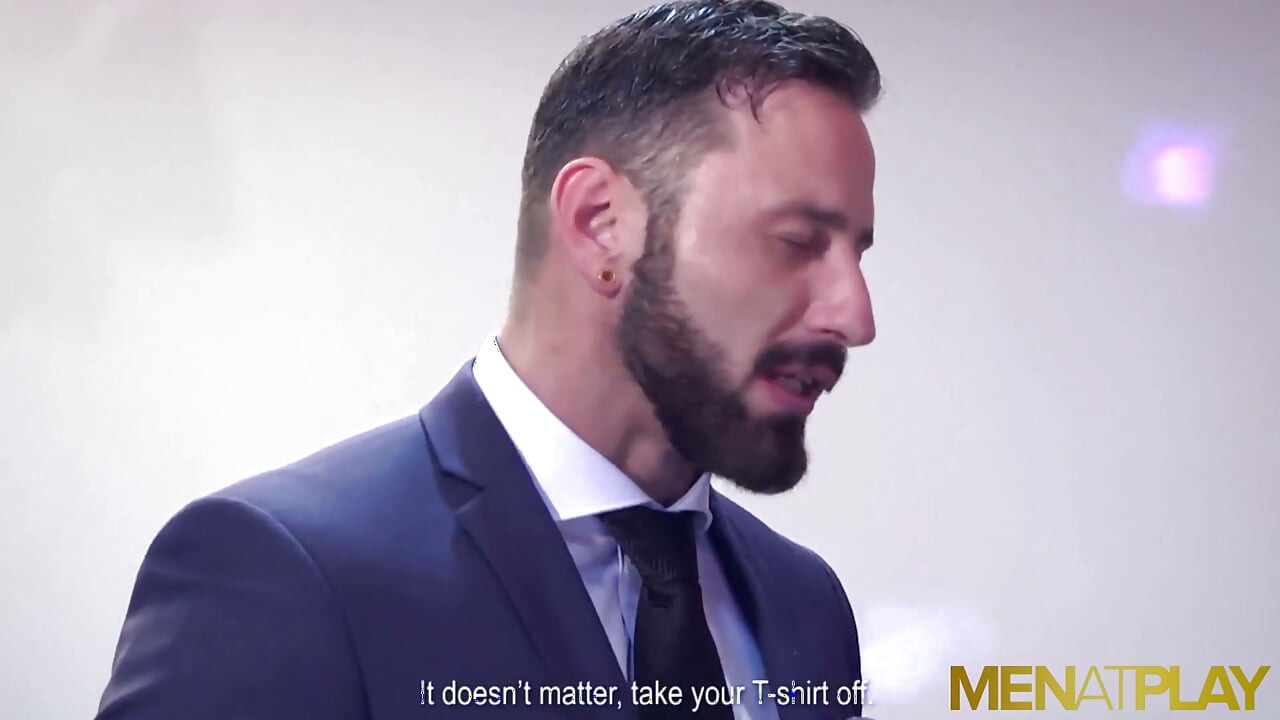 Menatplay - latin robbie rojo anal antonio miracle tarafından sikiliyor