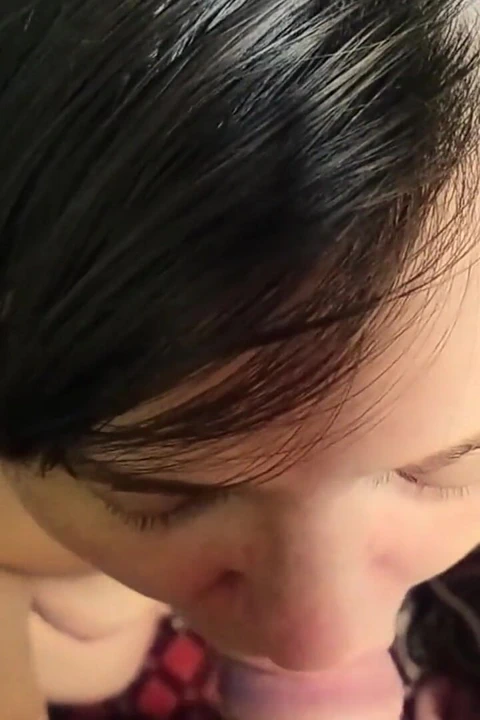 Vahşi Büyük Memeli Orta Yaşlı Seksi Kadın Acımasız Sakso Çekiyor