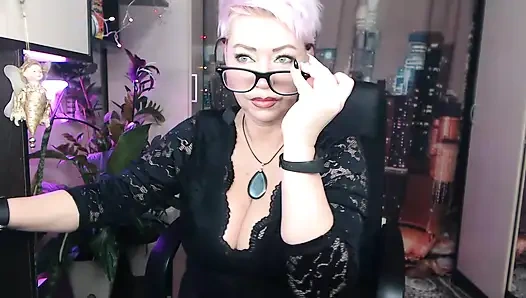 Üvey annem web kamerası sürtüğüm! Immodest dans, yakın çekim amcık ve 45+ formatta bir kaltağın dürüst mastürbasyonu!