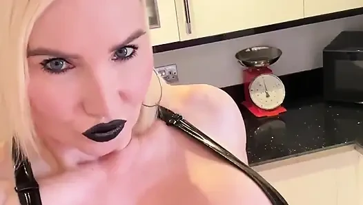 Vinyl Goddess: Şimdiye kadarki en karanlık görünüşüm