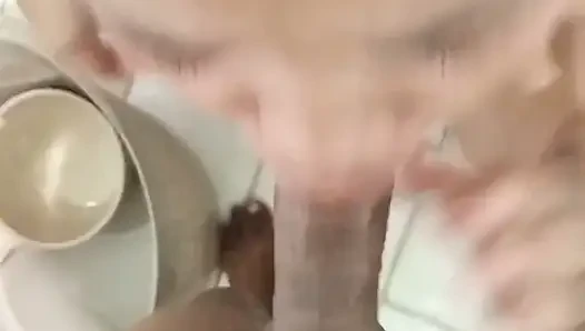 Pinay tombul evli kadın banyoda anal seks