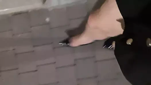 Sokakta yürümek, s,2