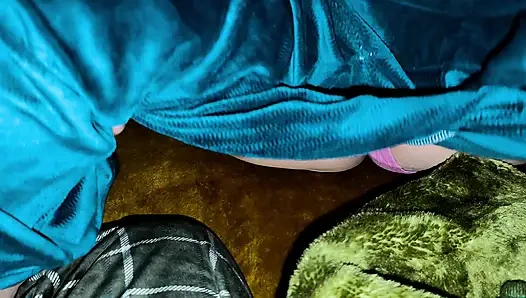 Arap orta yaşlı seksi kadın Arap adam tarafından sikiliyor ateşli aba seks bakış açısı büyük Arap yarağına biniyor