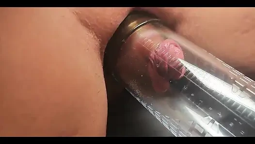 Vakum pompasıyla amımı patlatıyor ve büyük yapıyor